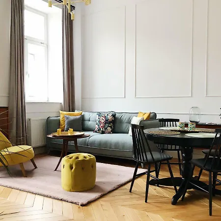 Tcf - With Free Garage Appartement *